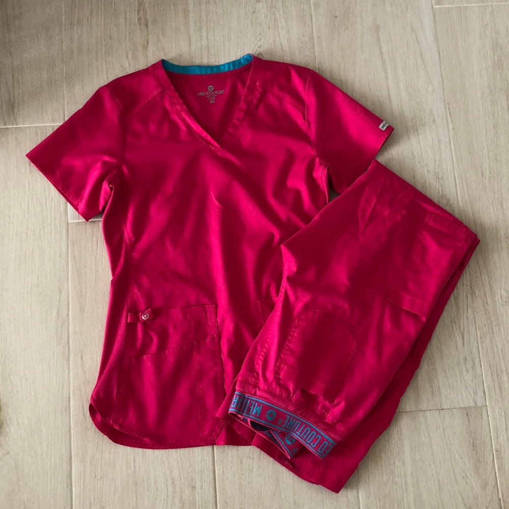 Med couture scrub set - never worn!